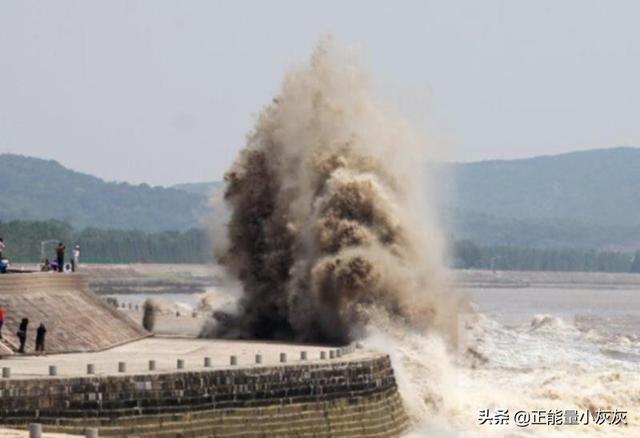 四年级上册课文观潮（四年级上册课文观潮图片）